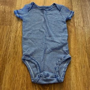 10/$10 Carter’s Blue and White Striped Bodysuit 9m